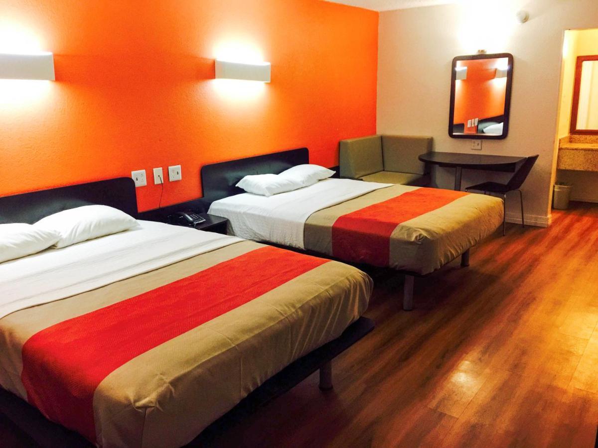 Motel 6-Houston, Tx - East Esterno foto