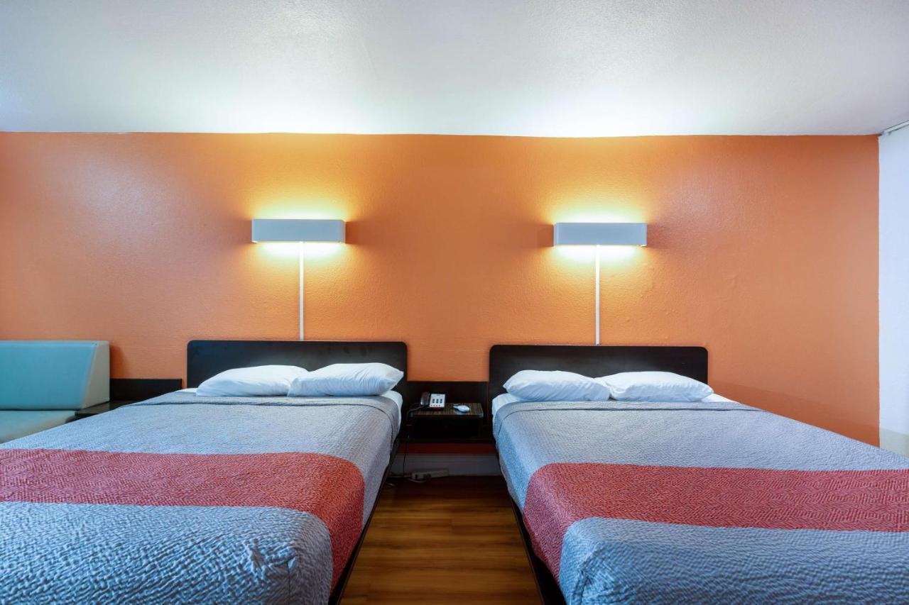 Motel 6-Houston, Tx - East Esterno foto