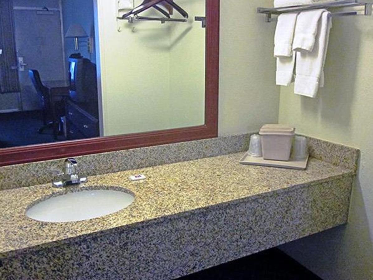 Motel 6-Houston, Tx - East Esterno foto
